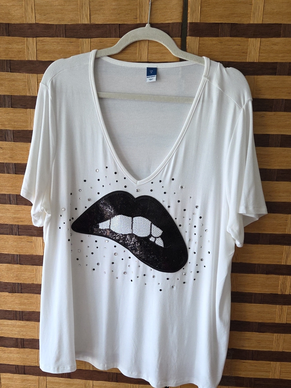 White V-Neck Tee with Black Sequin Lip Graphic Custom Made - Picture 2 of 5